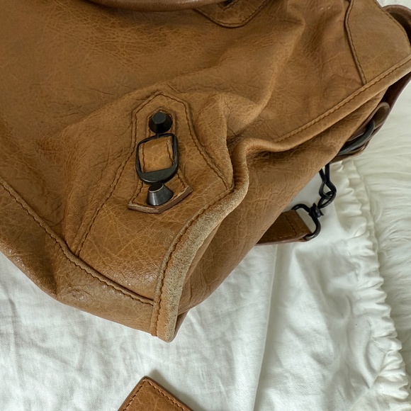 BALENCIAGA CITY BAG, MEDIUM, TAN - Picture 9 of 13